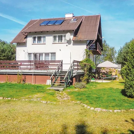 4 Bedroom In Dziemiany Hébergement de vacances *