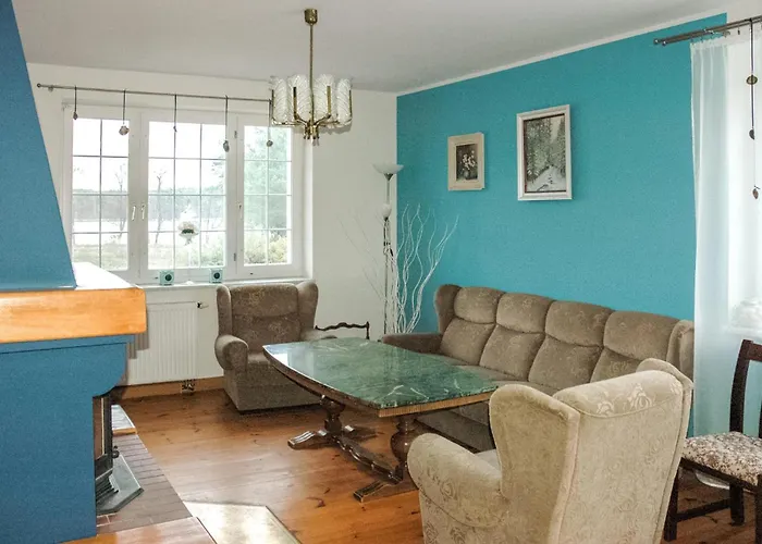 Semesterbostad 4 Bedroom In Dziemiany